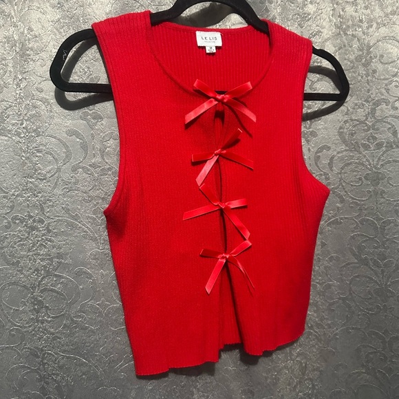 Red Top - Picture 2 of 2